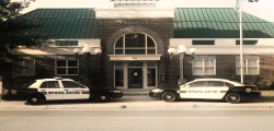 The Outbreak - Police Station, households 100 agents.